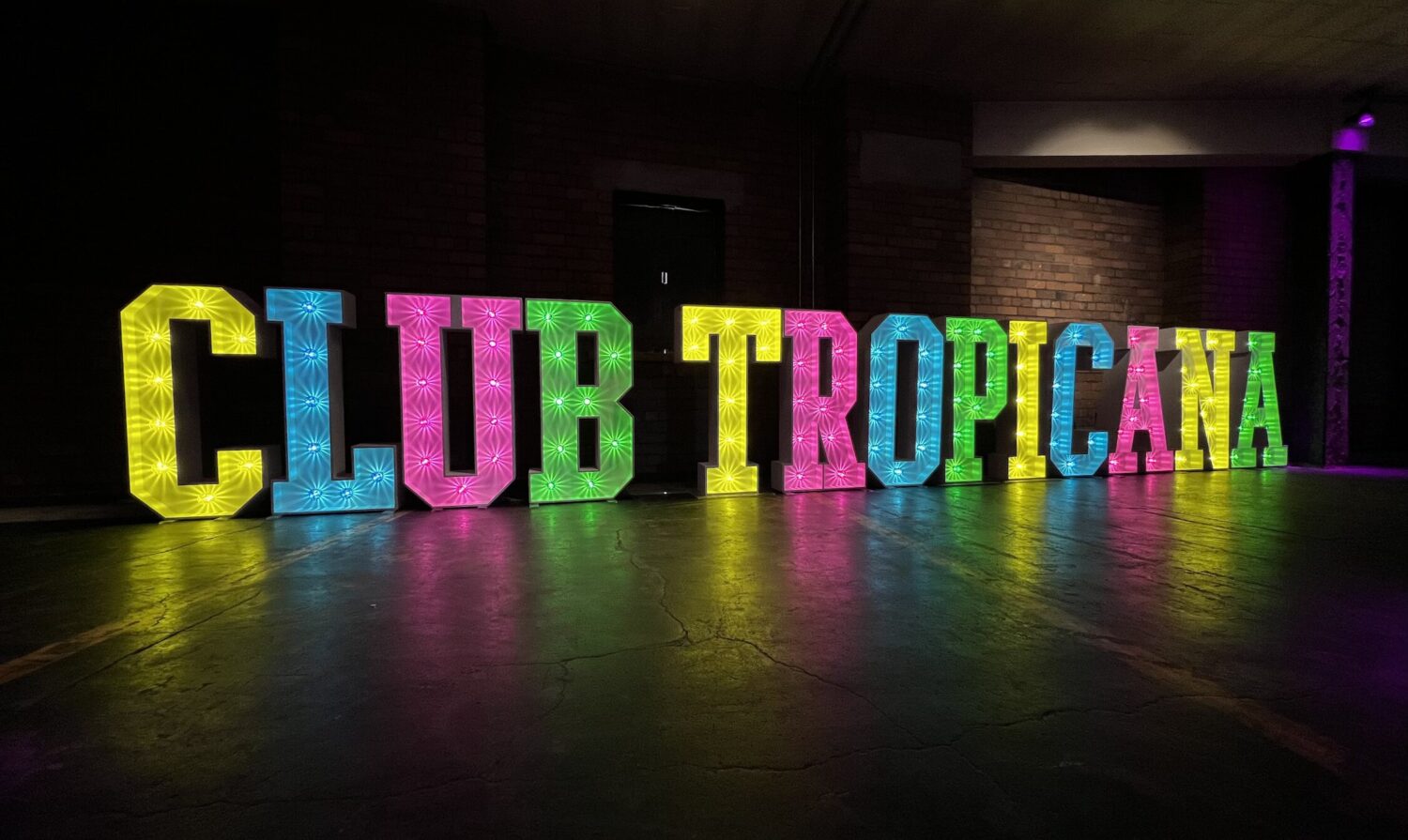 CUSTOM LIGHT UP LETTERS