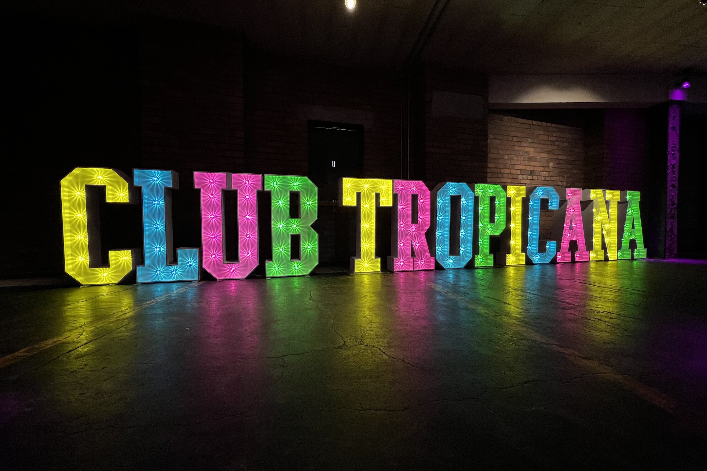 CUSTOM LIGHT UP LETTERS