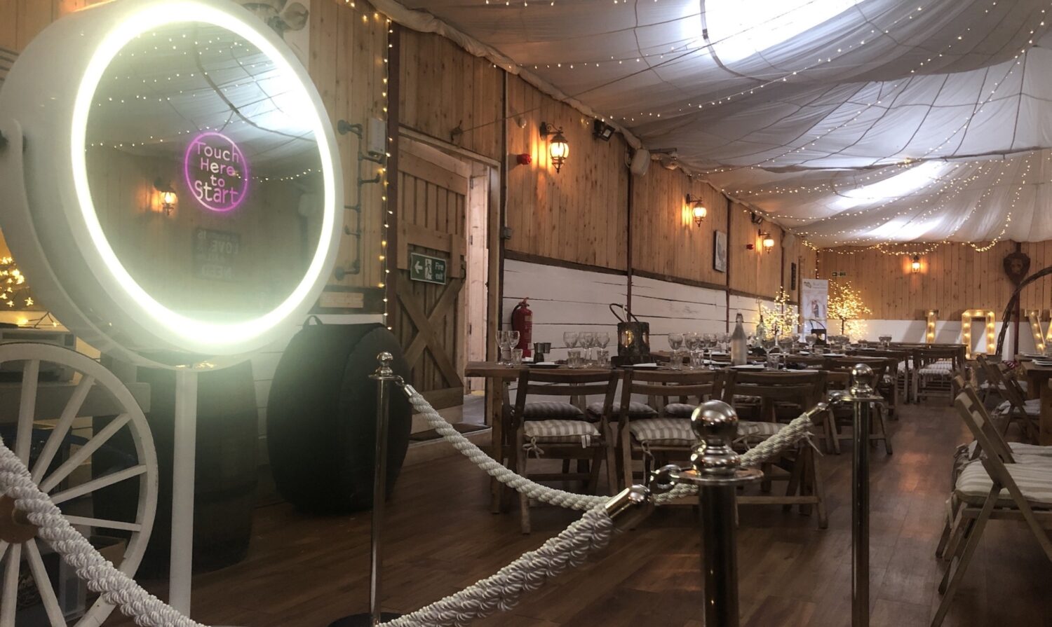 White Beauty Magic Mirror Photo Booth