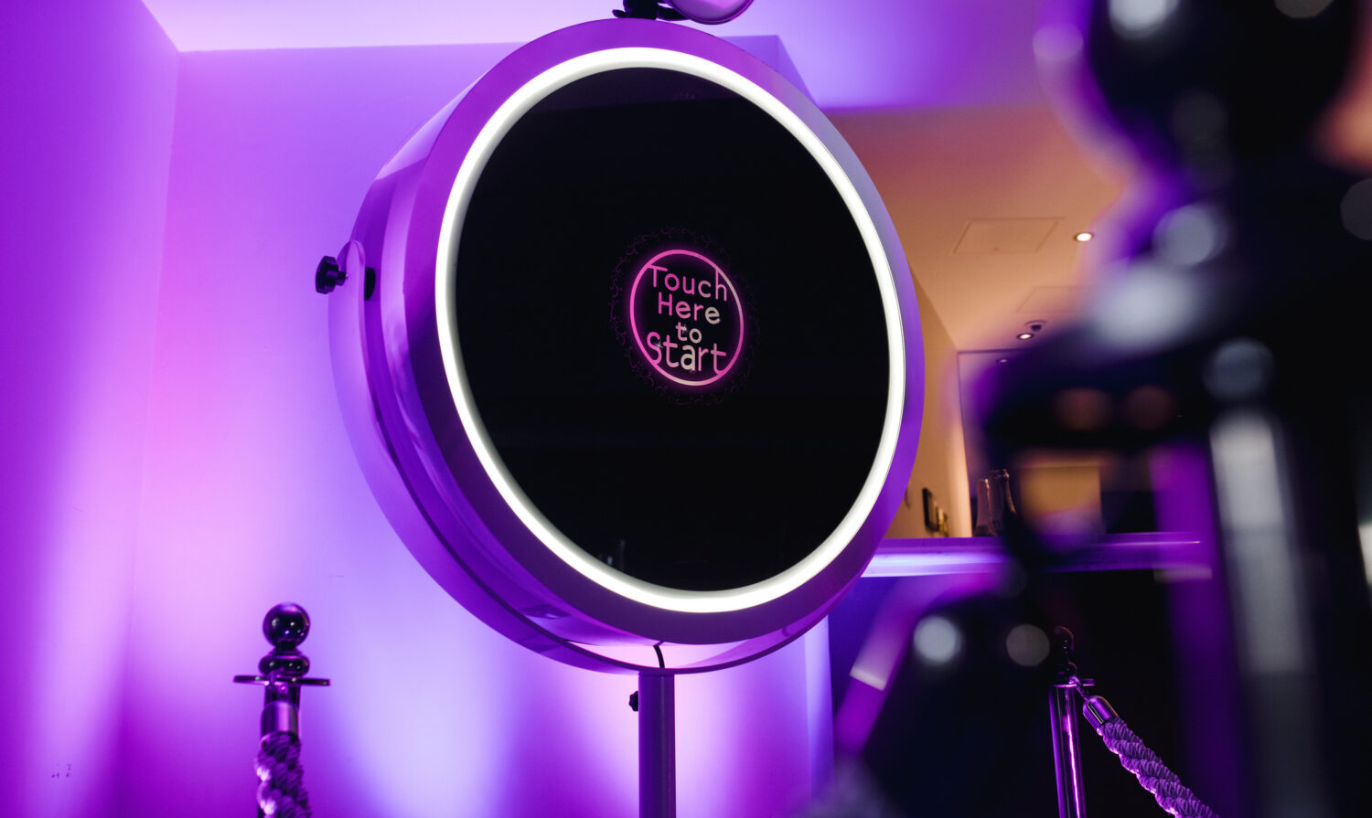 White Beauty Magic Mirror Photo Booth