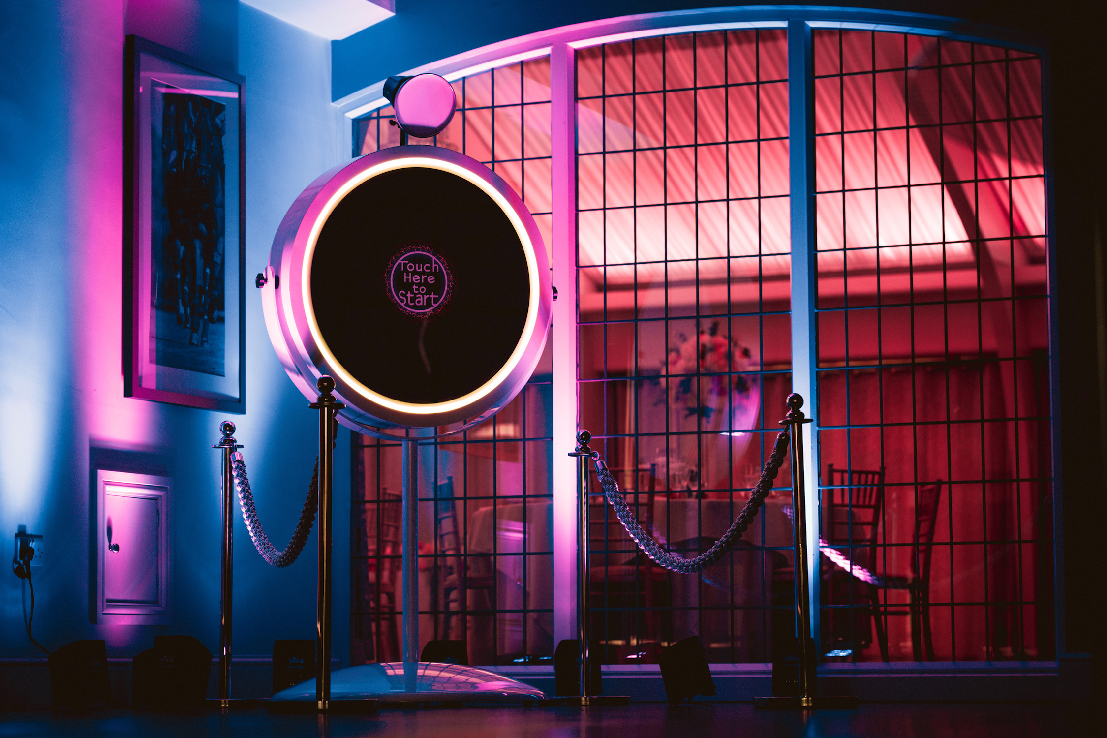 White Beauty Magic Mirror Photo Booth