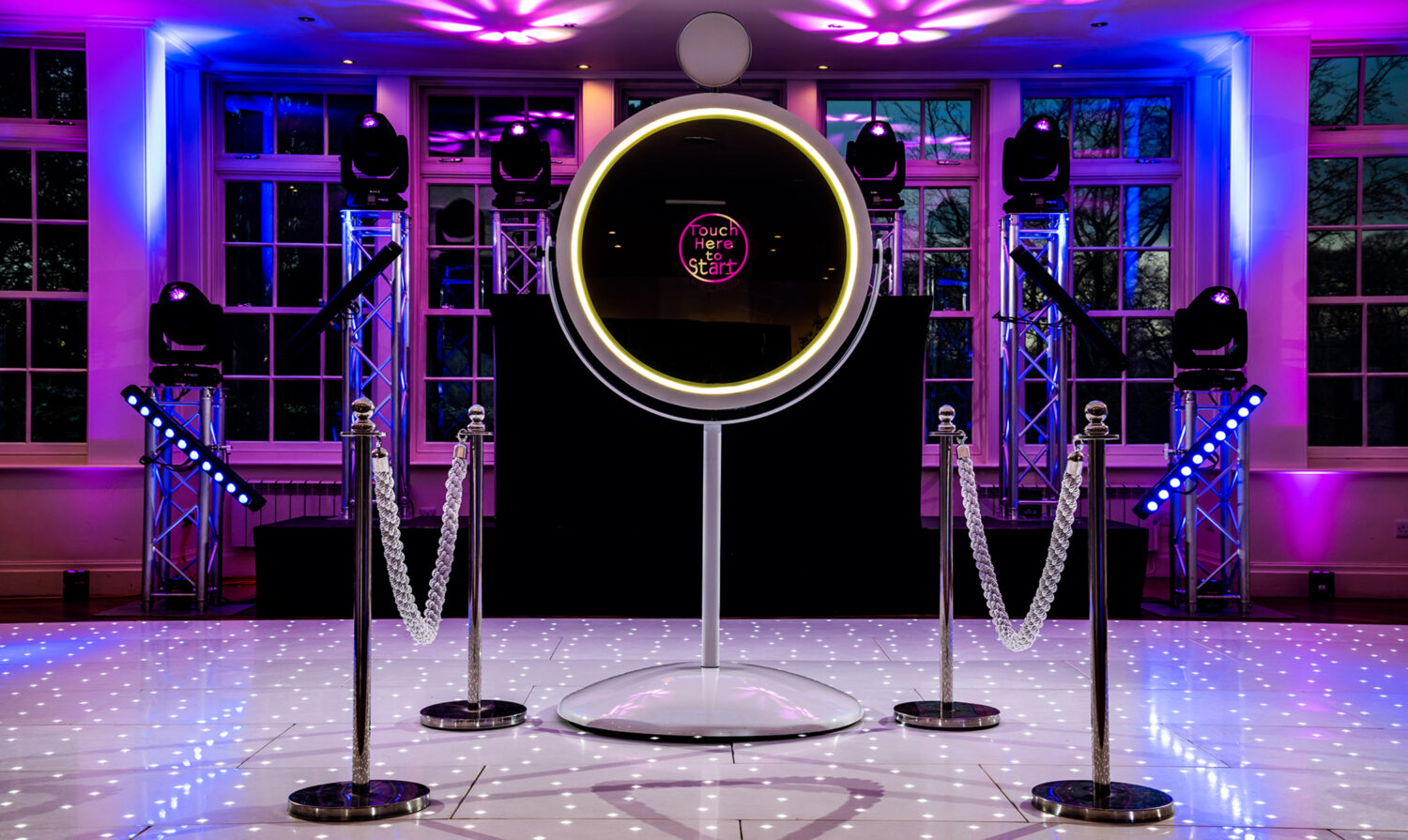 White Beauty Magic Mirror Photo Booth