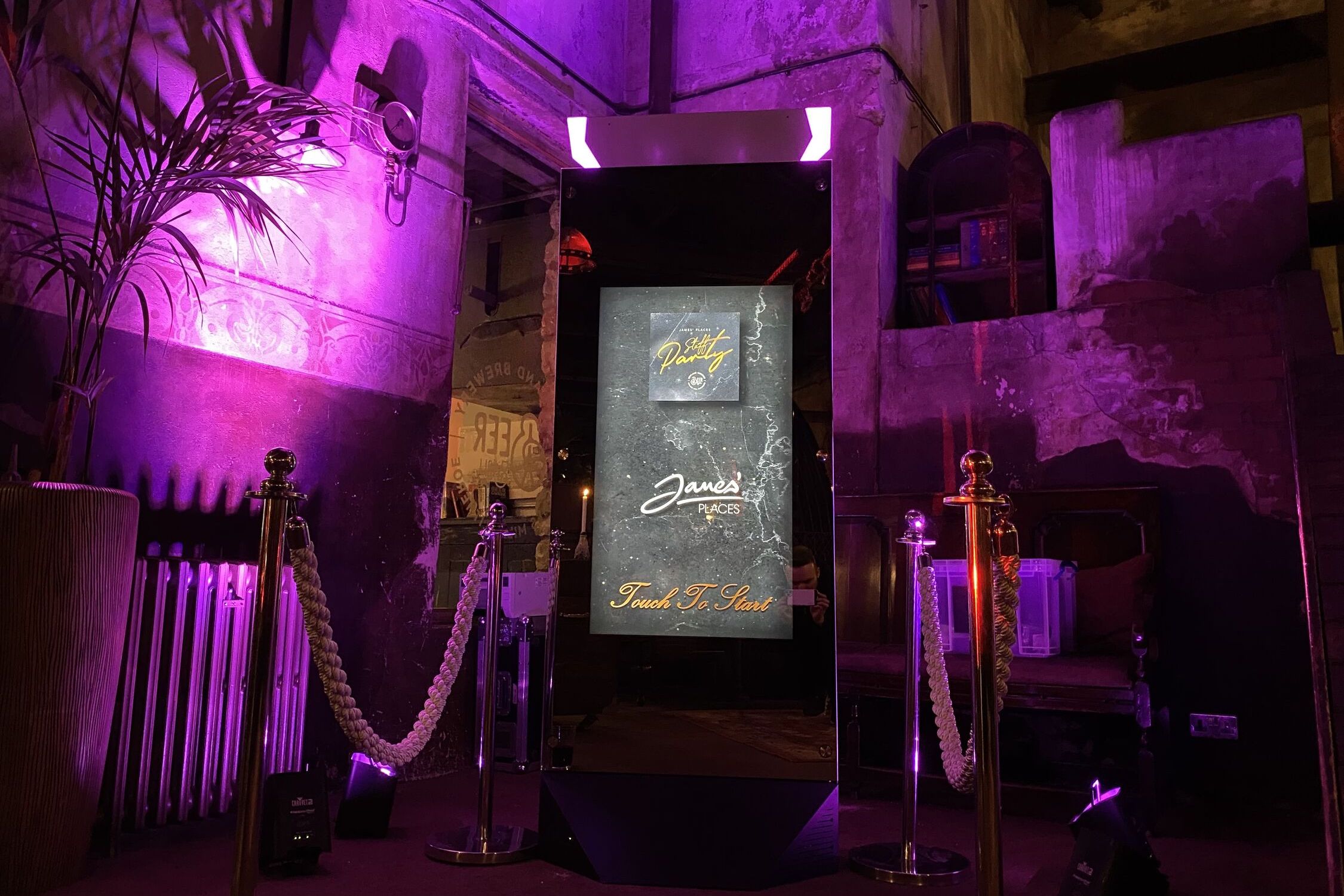 Infinity Magic Mirror Photo Booth Corporate