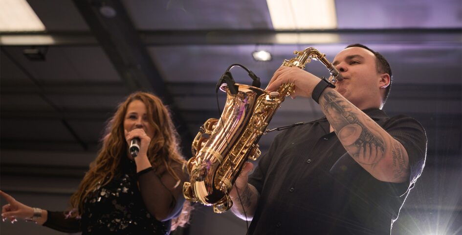 Singer, Sax,Percussion4