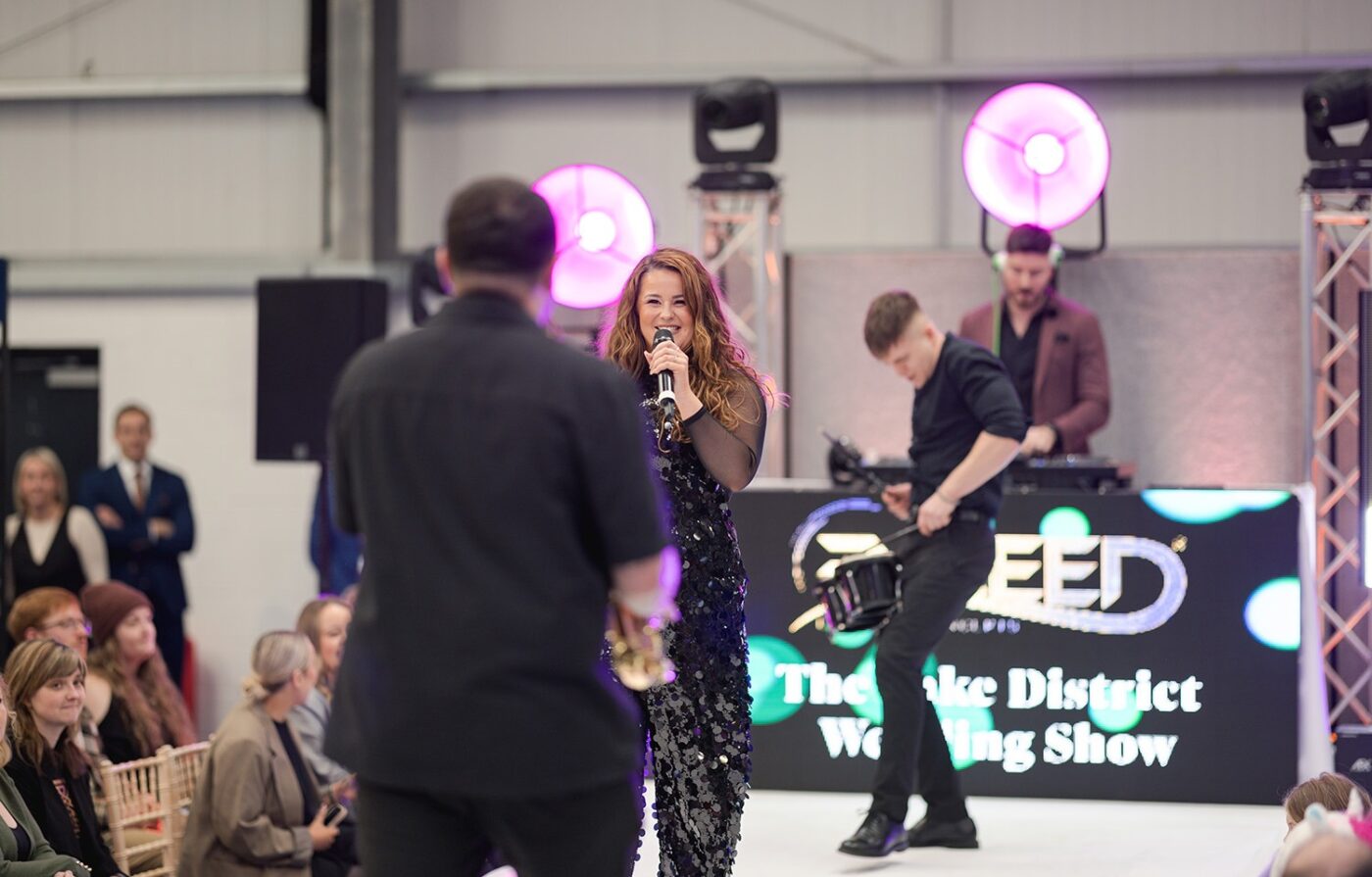 Singer,Sax, Percussion2