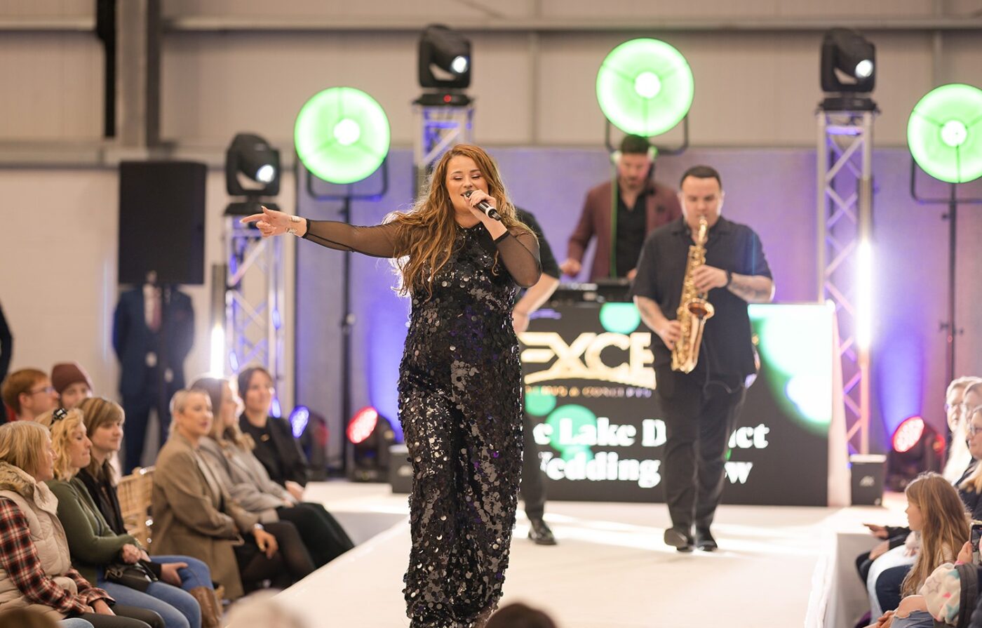 Singer,Sax, Percussion3