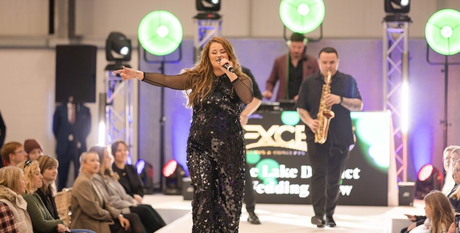 Singer,Sax, Percussion3